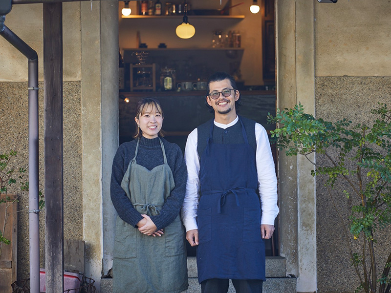 アトリエトナリ