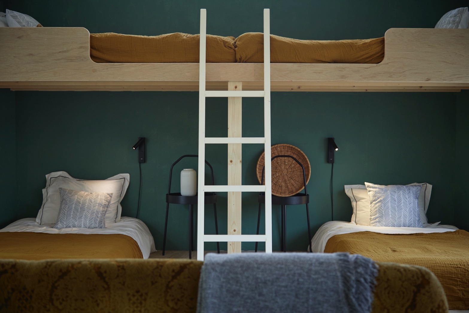 アトリエトナリ